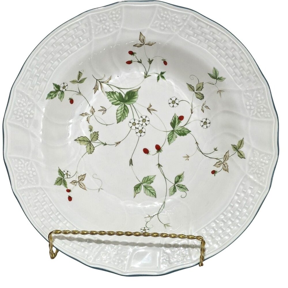 Mikasa Strawberry Fair Serving Bowl 10.25" berries blossoms summer blooms green